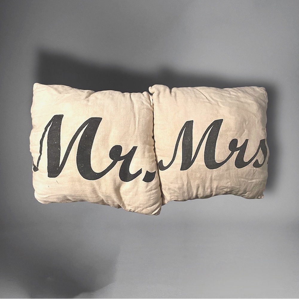 Mr & Mrs Pillow Set Decor